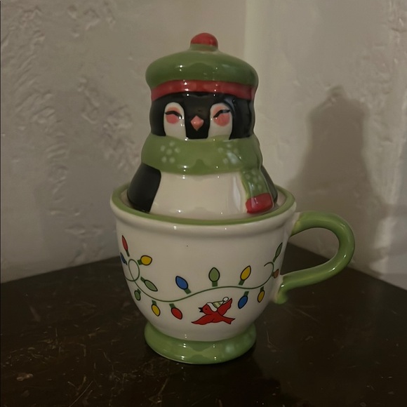 Festive Penguin / Mug Salt and Pepper Shakers - Picture 1 of 2